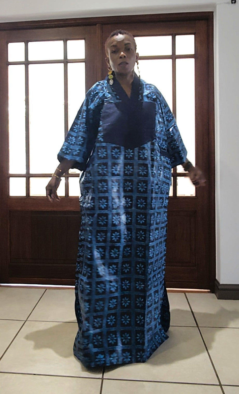 Aretha Rich Aunty Maxi Dress - Blue