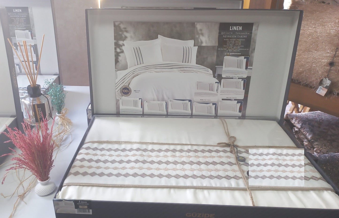 Riri 6-Piece Duvet Cover Set